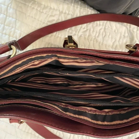 Etienne Aigner Burgundy Leather Shoulder Bag - Picture 10 of 15